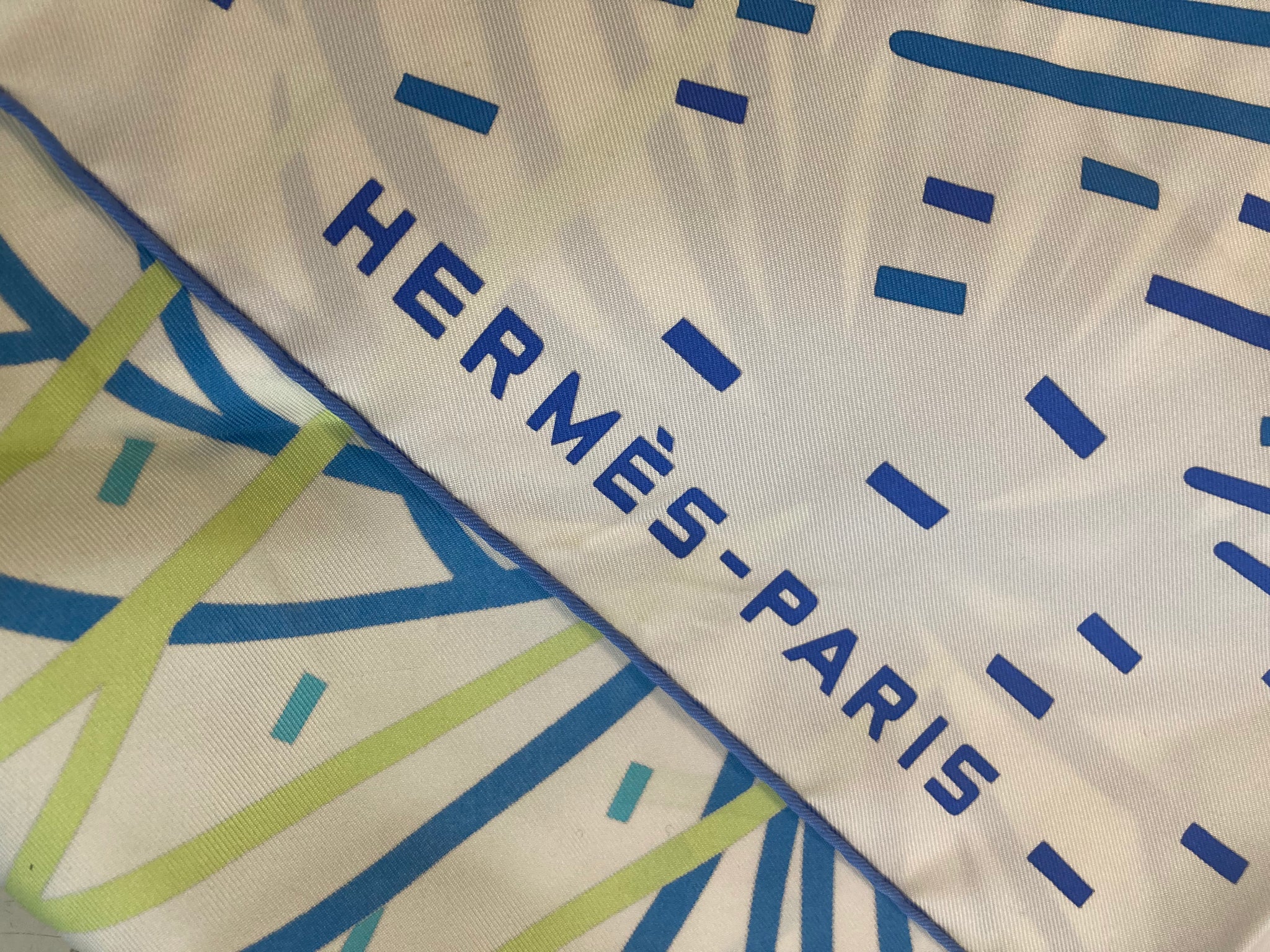 Pluie D'étincelles Silk Scarf