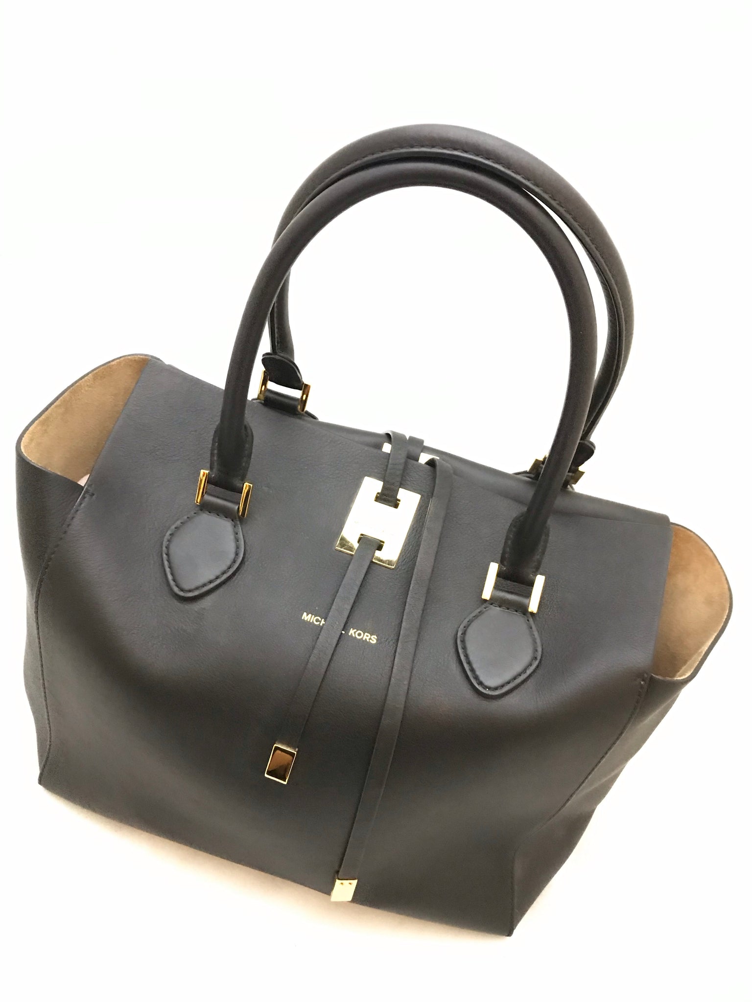 BANANANINA Rise and shine Its time to update your Michael Kors collection Michael Kors Miranda Medium Leather Bucket Bag Red 540303 39162 Michael Kors Miranda Large Shoulder Bag #68 BANANANINA Rise and shine Its time to update your Michael Kors collection Michael Kors Miranda Medium Leather Bucket Bag Red 540303 39162 Michael Kors Miranda Large Shoulder Bag