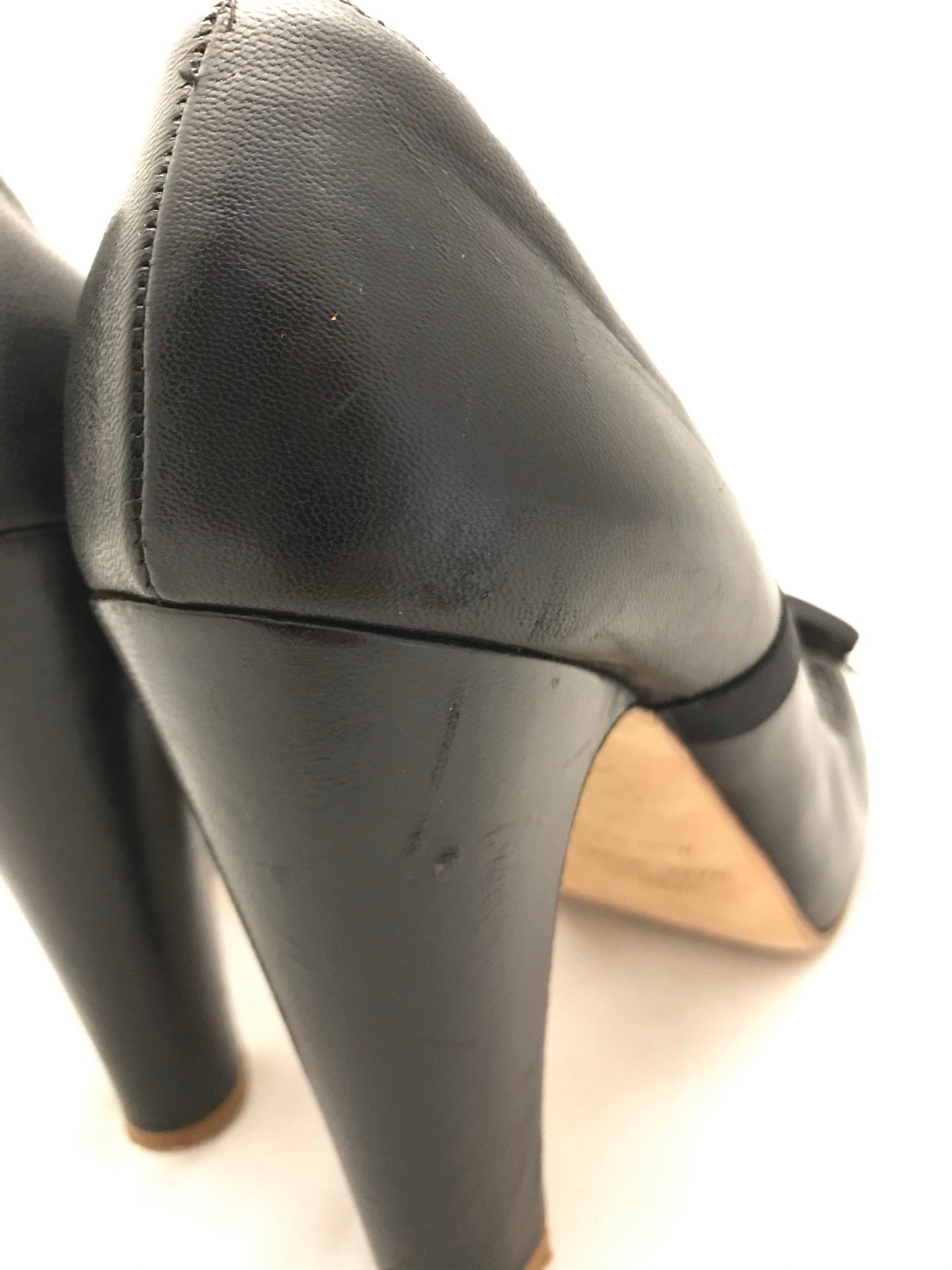 Isabella's Wardrobe Marc by Marc Jacobs Bow Detail Heels.